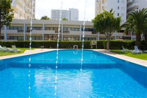 One bedroom appartement with city view shared pool and enclosed garden at Portimao 1 km away from the beach